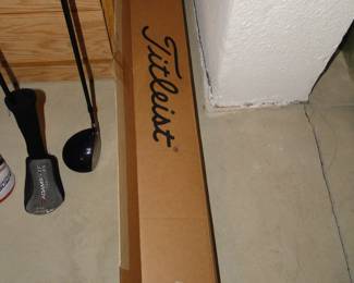 Titleist, club set..............FORE!!!