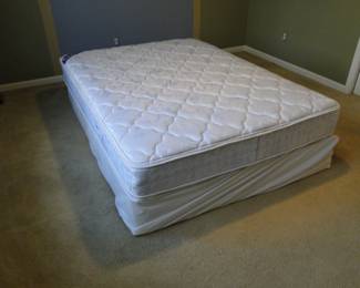 Serta Perfect Sleeper Queen Mattress and Box spring set