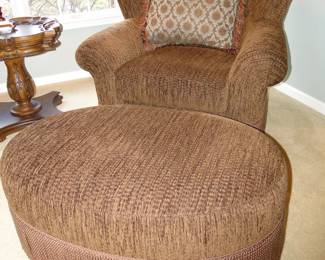 Oh, the previous picture was the maker of this naps and reading chair