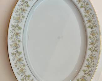 Large set of Noritake China Contemporary MANY PIECES!