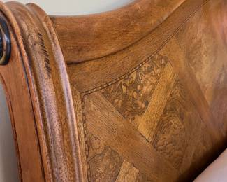 King Size THOMASVILLE British Gentry, Walnut finish Bedroom Set!! Dresser with curved front! Stunning quality furniture!