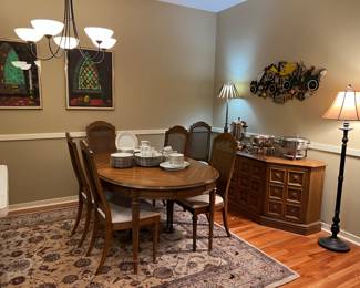 DINING ROOM TABLE AND 6 CHAIRS