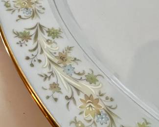 Large set of Noritake China Contemporary MANY PIECES!