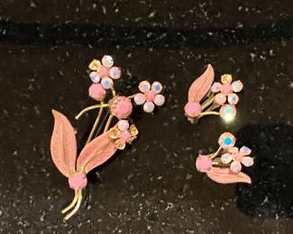 MID CENTURY COSTUME JEWELRY