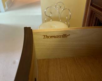 King Size THOMASVILLE British Gentry, Walnut finish Bedroom Set!! Dresser with curved front! Stunning quality furniture!