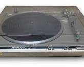 Technics Quartz Direct Drive Automatic Turntable System Model: SL-Q300
