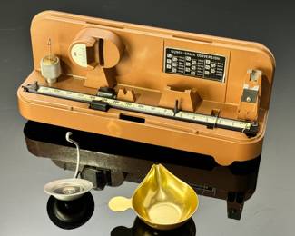 Vintage Ohaus Lyman M-5 Precision Reloading Scale	4.25x10x3in	2lbs 9.5oz	970095
