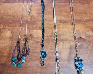 Lot of Estate Jewelry  		1lb	105017
