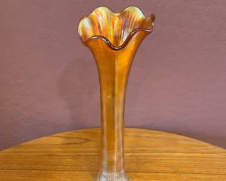Imperial Marigold Carnival Glass 11in Vase	11x4x4	1lb	108004
