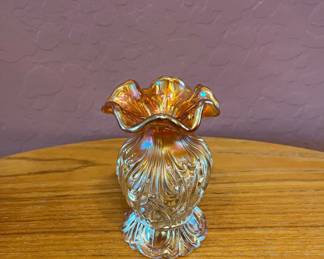 Imperial Marigold Carnival Glass Bud Vase 4in 	4x3x3	1lb	108008
