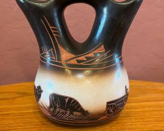 Navajo Storytelling Wedding Vase Artist Signed by Little Dine	5x4x4	2lbs	108014
