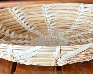 8in Tohono O'odham Papago Shallow Bowl Basket Native American 	1.5in H x 8.25in Diameter 		104009
