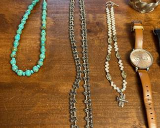 Lot of Necklaces, Bracelets, and Watches  		1lb 	105013
