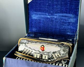 Pancordion Video Vintage Italian Made TOP Piano Accordion 127 Case: 9.25x21x18.5in	29lbs	970011
