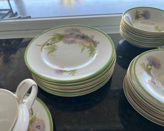 60pc Royal Doulton Glamis Thistle China Set Made In England P. Curnock GUC	60pc		106015
