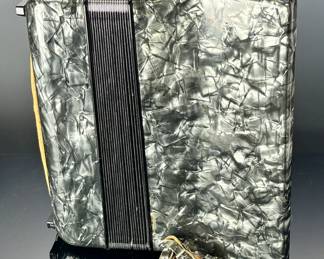 Pancordion Video Vintage Italian Made TOP Piano Accordion 127 Case: 9.25x21x18.5in	29lbs	970011
