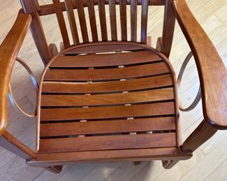 Amish Shaker Cherrywood Slat Back Glider Rocker Swivel Chair	41.5x27x23in		104036
