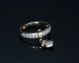 14k Gold & Diamond Dangle Heart Charm Ring SZ: 8	Size: 8  3.5mm w	3.03 grams 	970108
