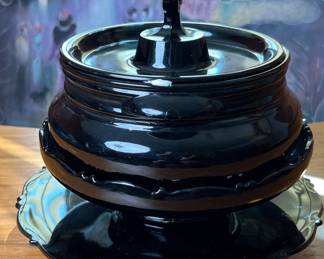 Vtg 1930s L.E. Smith Mount Pleasant Black Amethyst Serving Bowl/Dish & Serving Tray 	9.5in H & 10.5in Diameter 		110041
