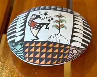 Diane Lewis Acoma Pueblo Seed Pot Native American Pottery Kokopelli 	1in h x 2.25in Diameter 		104006

