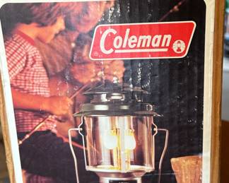 Vintage Coleman 220k 195 2 Mantle Lantern in Box 220k195 	Box: 15x8x8in 		104049
