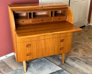 Vintage Egon Ostergaard Teak Cylinder Desk Roll Top MCM Scandinavian Modern Svensk Mobelindustri MSI		38.5x35.25x18.5in		110054
