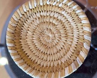 4.75in Tohono O'odham Papago Small Tray Basket Native American 	4.75in Diameter 		104016
