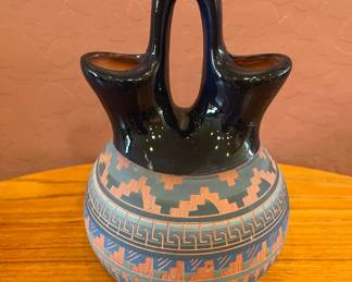 Navajo Wedding Vase Artist Signed by Elmerson 2002	8x5x5	2lbs	108013

