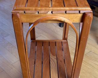 Amish Shaker Cherry Wood Slat End/Side Table 	24x12x20in 		104038
