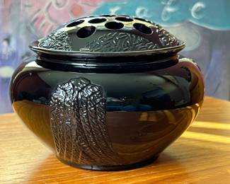 Vtg 1930s L.E. Smith Mount Pleasant Black Amethyst Glass Frog Vase	4.75x6.5in 4 		110018
