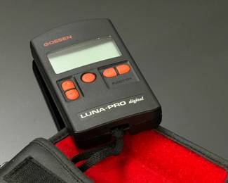 Gossen Luna Pro Digital Incident & Reflected Light Meter w/Carrying Case	1x3x5.5in	5oz	970085
