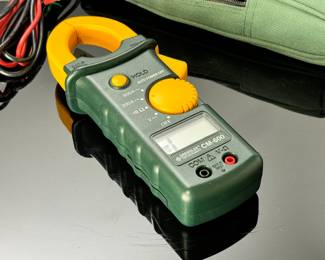 Greenlee CM-600 AC/DC 600A Clamp-On Meter Multimeter Clampmeter With Leads & Case 	In Case: 2.5x3x9.5in	1lbs 2 oz	970021
