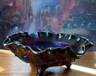 Vtg Imperial Carnival Glass 3 footed Rose Amethyst Purple Bowl	3.5x8x8in		110042
