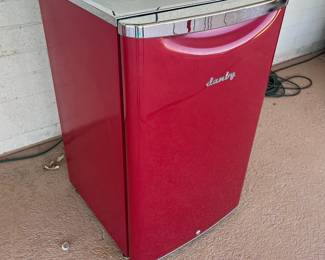 Danby Red Outdoor Mini Refrigerator 	34x20x21		105005
