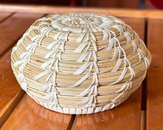 3in Tohono O'odham Papago Small Pot Basket Native American 	2.75in H x 3.25in Diameter at Rim 		104010
