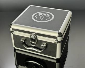 AKG Perception 220 Cardioid Condenser Microphone in Case P220 #1	5.5x9x9in	4 lbs 3.5 oz	970023
