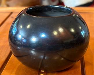 Maria Poveka San Ildefonso Black Ware Pottery Pot Bowl Native American Pottery Maria Martinez 	3in H x 4.25in Diameter at widest point 		104003