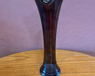 Imperial Purple Carnival Glass Swung 10.5in Vase	10.5x3.5x3	1lb	108015
