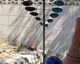 Large 7ft 8in Lyman Whitaker Double Helix Horizontal Kinetic Wind Sculpture	93 x 26 x 10 base: 18 diameter		104020
