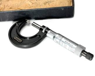 Starrett Micrometer Caliper No. 436-1in Machinist Tool T436RL  	Box: 1x2.5x5.5in	6OZ	970065
