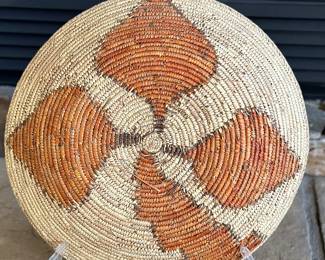 Southwest Hand Made Basket  Leaf Design	3in H x 14in Diameter 		107038
