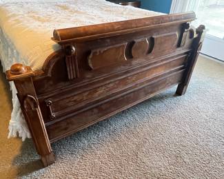 1800’s Antique East Lake Queen Bed	87 x 58 x 77.5.in		106012
