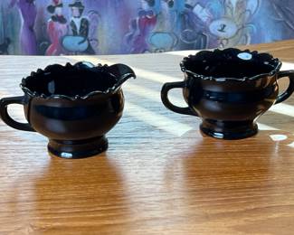 Vtg 1930s L.E. Smith Mount Pleasant Black Amethyst Glass Cream & Sugar Bowl Set	2.75x5.25x3.75in		110039
