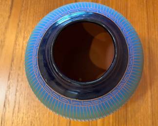 Navajo Pottery Artist Signed by Ella Morgan 	6x8x8	2lbs	108012
