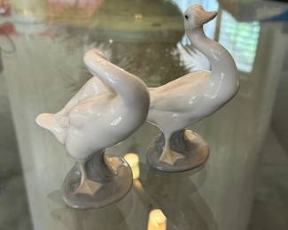 2pc Lladro Porcelain Geese Figures	5x2x4in		130020
