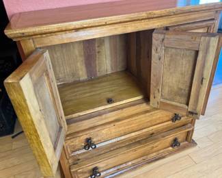 Rustic Mexican Pine & Iron Dresser Hutch 	35.5 x 35.5 x 16.in		106006
