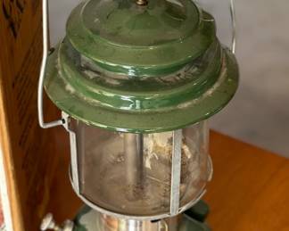 Vintage Coleman 220k 195 2 Mantle Lantern in Box 220k195 	Box: 15x8x8in 		104049
