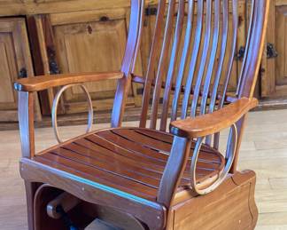 Amish Shaker Cherrywood Slat Back Glider Rocker Swivel Chair	41.5x27x23in		104036
