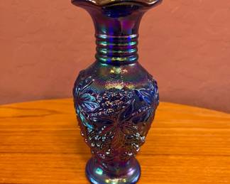 Imperial Cobalt Blue Iridescent Carnival Glass Bud Vase	6x3x3	1lb	108010
