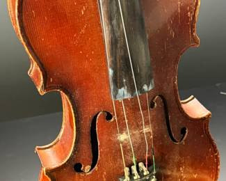 Vintage Violin Antonius Stradivarius Cremonensis Czechoslovakia in Case 	Violin: 22.5in Long x7.75in Wide Case: 5x9.5x31in	4lbs 3.5oz	970105

